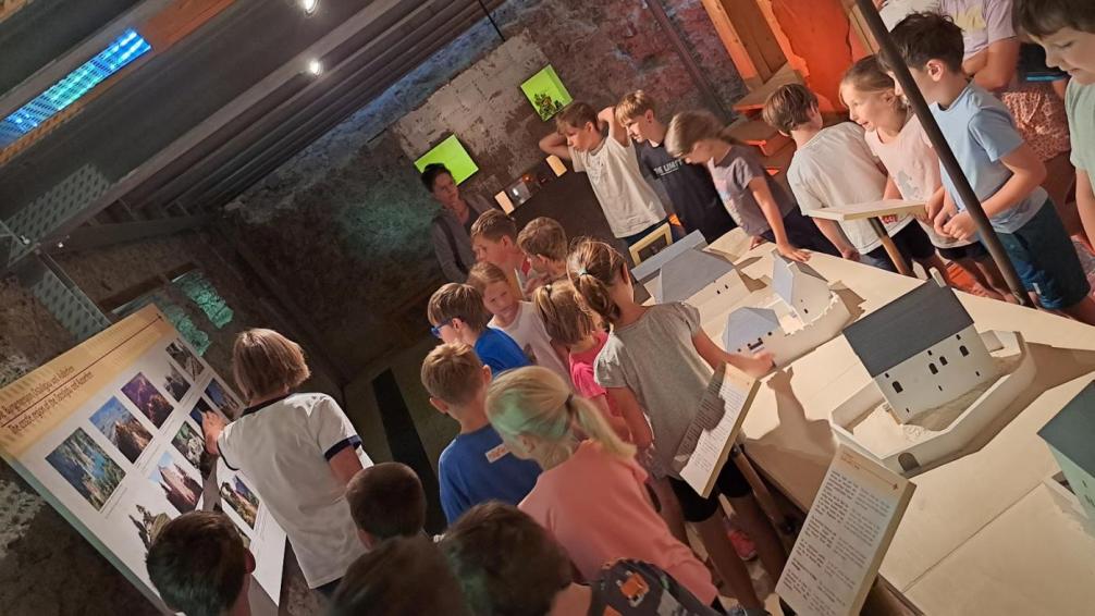 Kinder im Museum 2